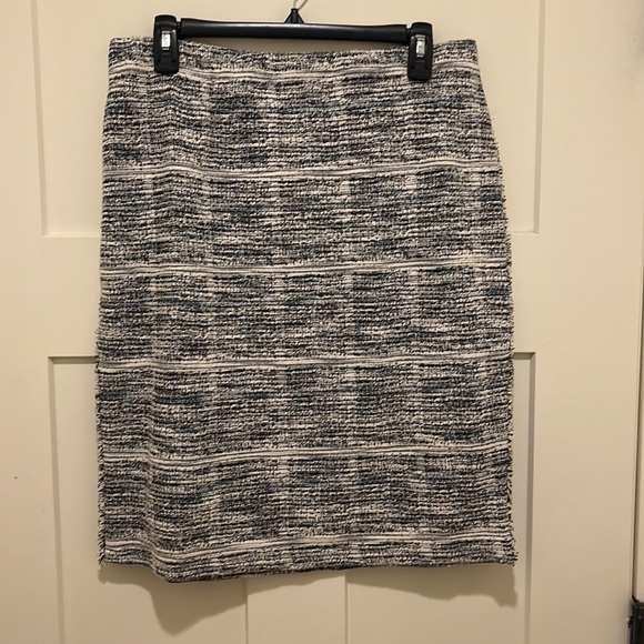 Max Studio tank and skirt set - Picture 2 of 8